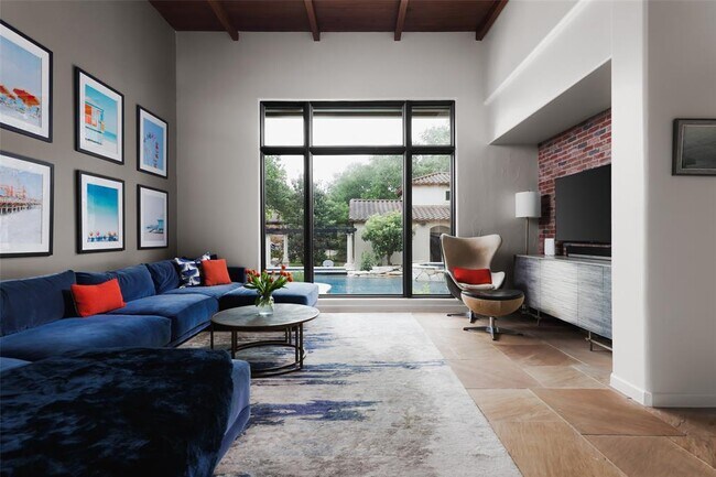 Building Photo - 201 Costa Bella Dr