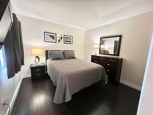 Building Photo - Meridian FURNISHED 2 BDR /2 BATH Luxury Condo - RESORT STYLE LIVING, 1-1/2 Blocks From The Heart ...