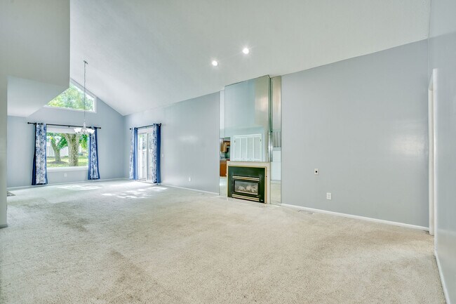 Building Photo - 6 Greenwood Park