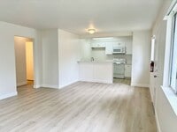 Building Photo - Port Hueneme | 2 Bed + 1 Bath | Newly Reno...