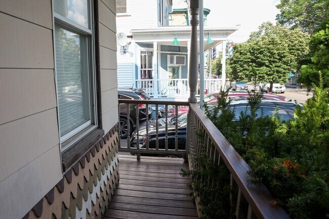 Building Photo - 337 Centre St