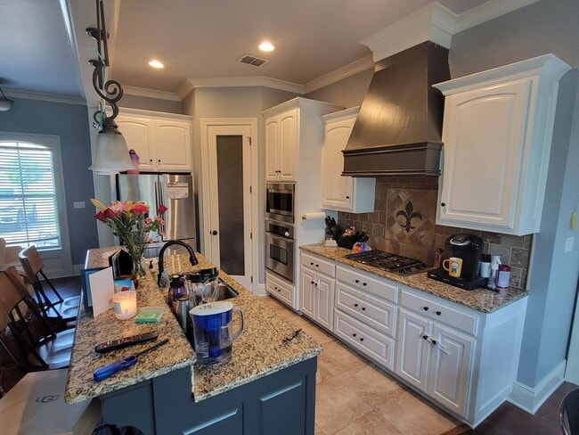 Building Photo - Cyrpess Bend Rental (4 Bedroom 3 Bath)