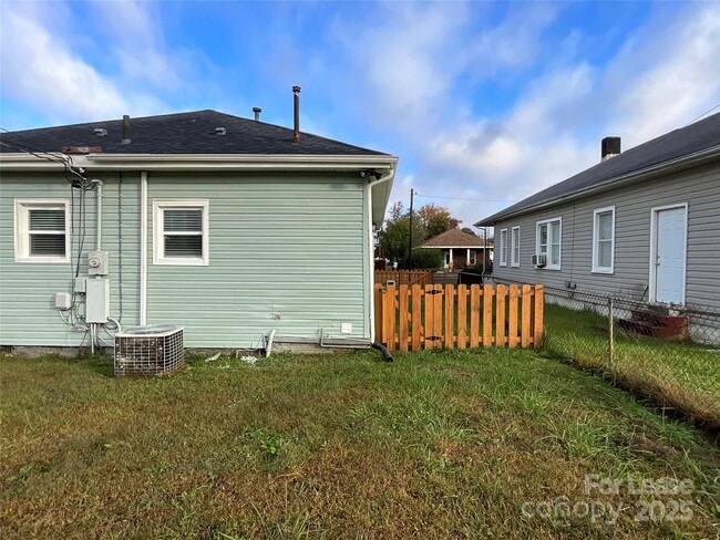 Building Photo - 53 Rex Ave