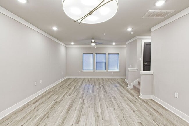 Building Photo - 3313 Wynwood Dr