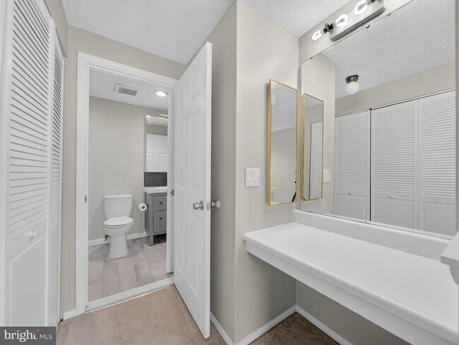 Building Photo - 7648 Fairbanks Ct