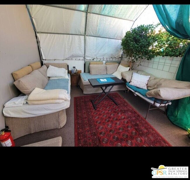 Building Photo - 15300 Palm Dr