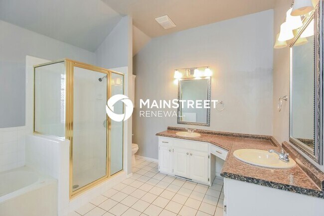 Building Photo - 4 Bedroom Pet-Friendly Home in Oklahoma City, OK with Main Street Renewal