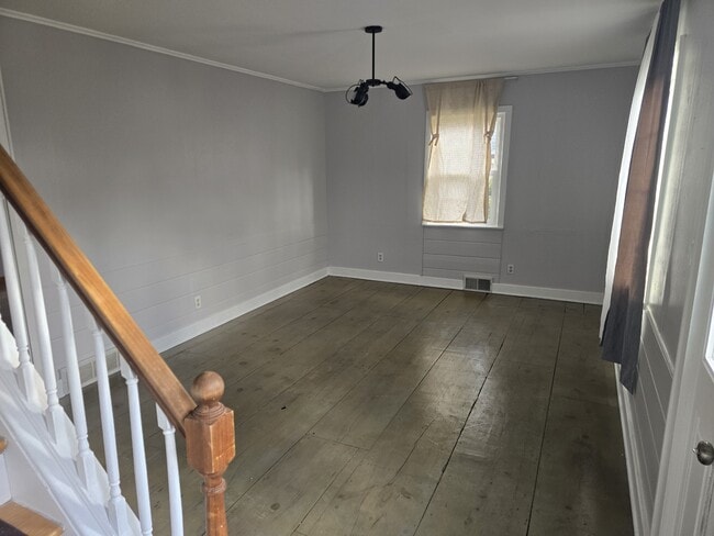 Building Photo - 205 Elmbrook Dr