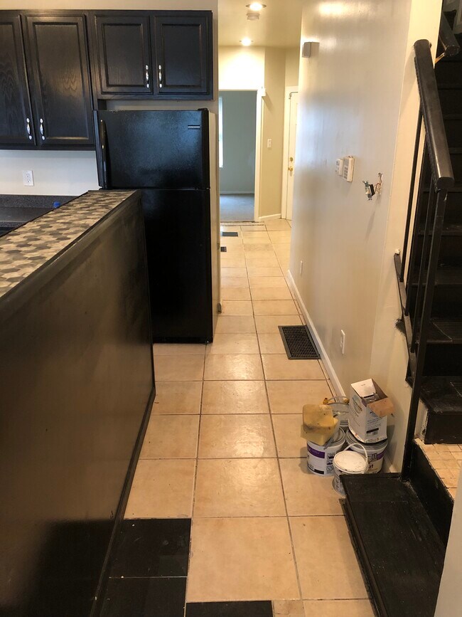 Building Photo - 5962 Oakherst Plz