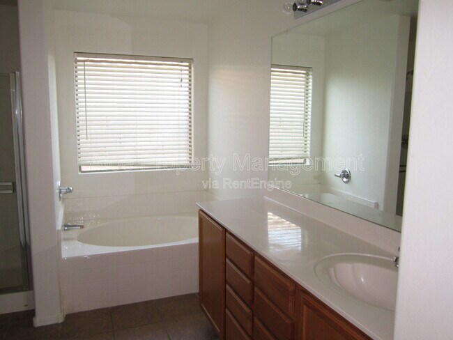 Building Photo - 18671 N Madison Rd