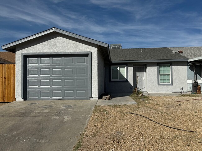 Primary Photo - BEAUTIFULLY RENOVATED TOWNHOME! 3BD/2B SIN...