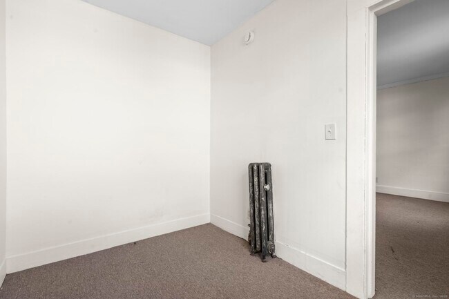 Building Photo - 113 E Main St