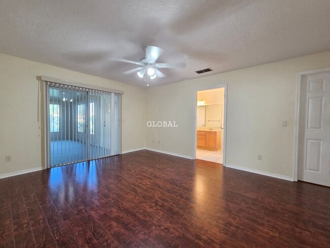 Building Photo - Spacious 4-Bedroom Home Available Now at P...