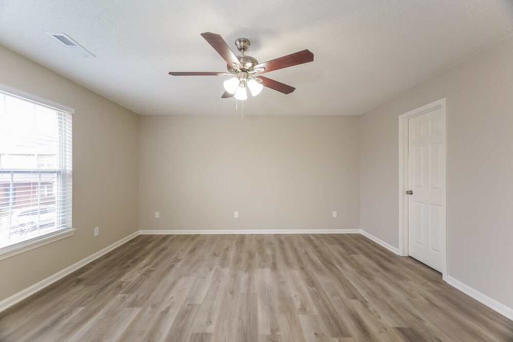 Building Photo - 9217 Dry Creek Dr