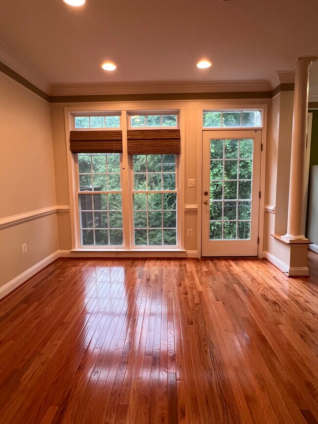 Building Photo - 9910 Cyrandall Pl