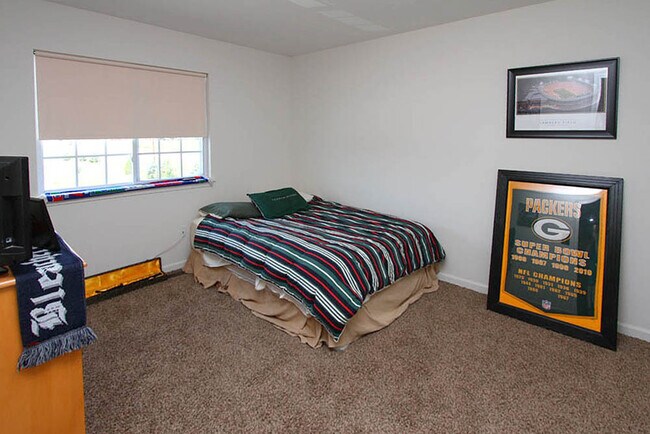 Building Photo - 2 Livery Way