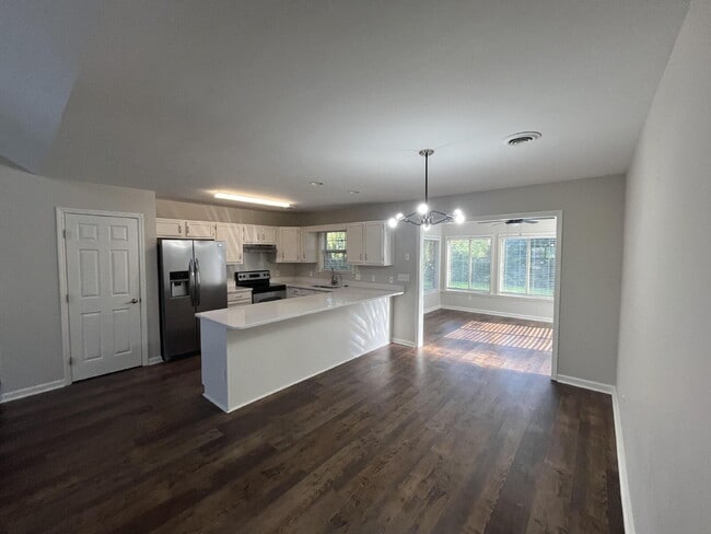 Building Photo - Calabash Comfort