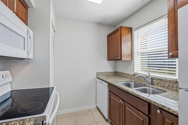 Building Photo - 11906 Cypress Hill Cir