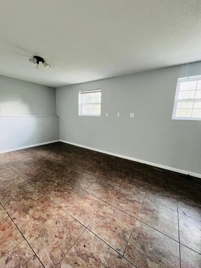 Building Photo - 4340 W Bainbridge Ct
