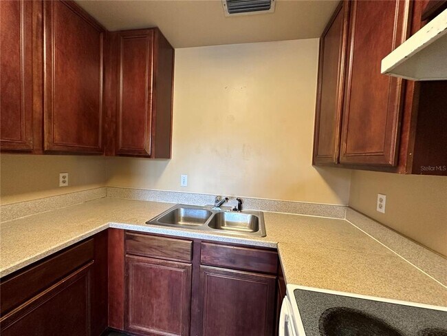 Building Photo - 4800 Rilma Ave