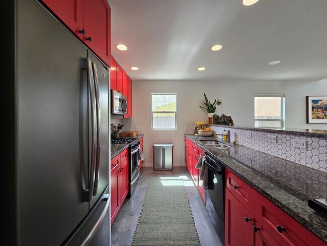 Building Photo - 2180 W Alameda St