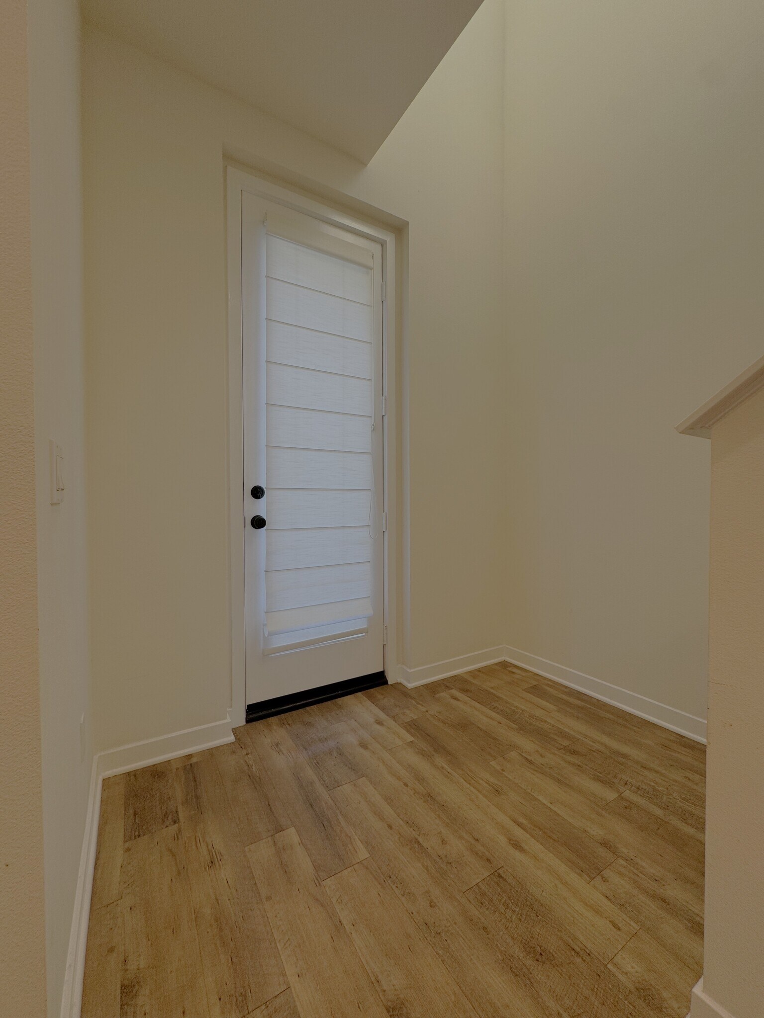 balcony 2 access/door - 2729 Sunrise Way