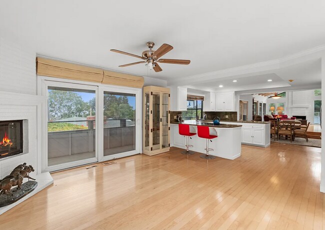 Building Photo - Unfurnished Village of Del Mar Home Boasti...