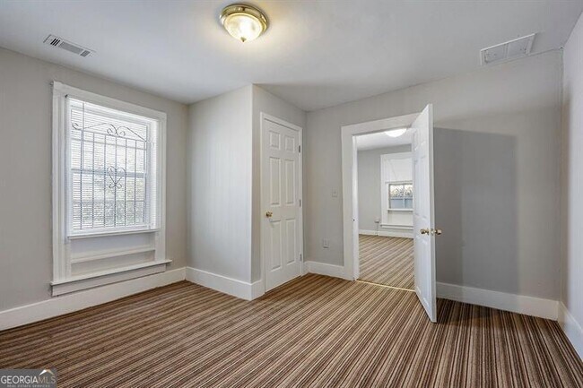 Building Photo - 184 Dahlia Ave NW