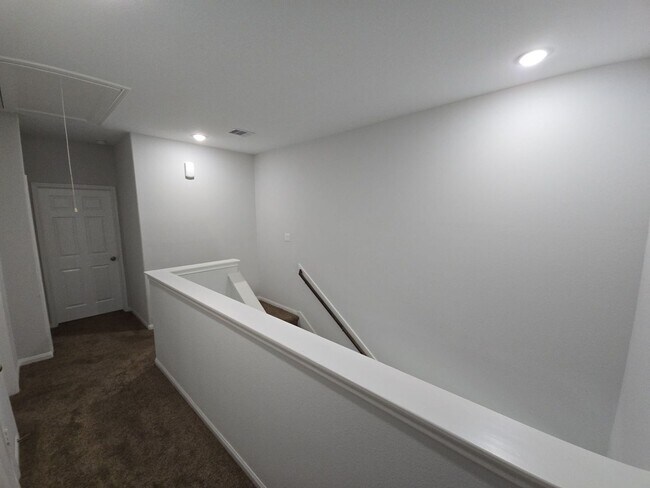 Building Photo - 9509 Madera Rd