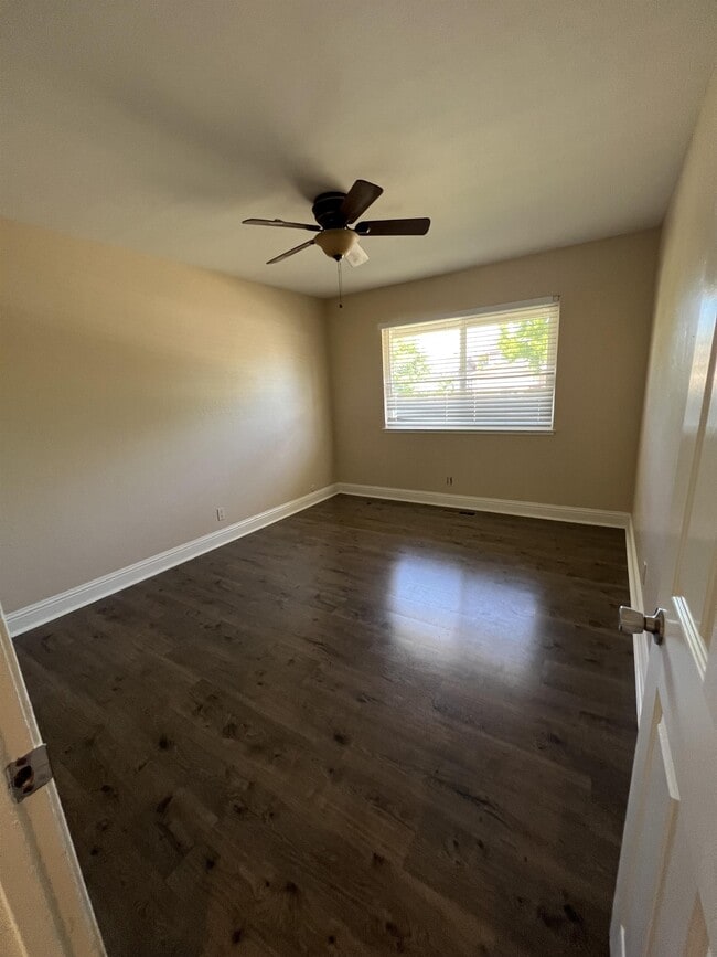 Building Photo - 778 Bend Ave