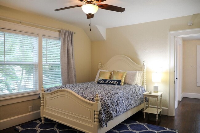 Building Photo - FURNISHED LUXURY 3 Br 3 Ba RENTAL NEAR DOWNTOWN ST PETERSBURG, FL