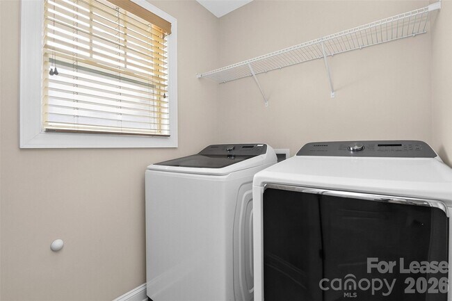 Building Photo - 549 Daventry Ct
