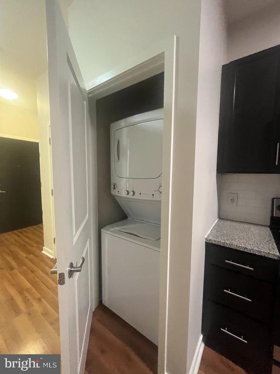 Building Photo - 401 Race St