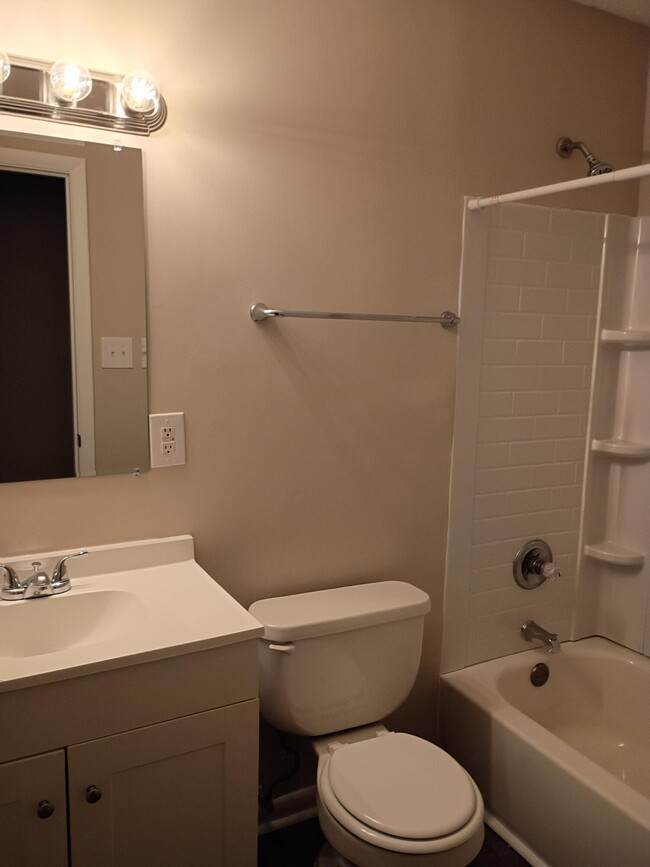 Building Photo - 3410 Arden Ct