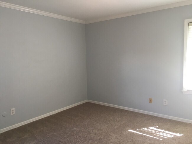 Building Photo - CLOSE TO THE UNIVERSITY OF SOUTH ALABAMA A...