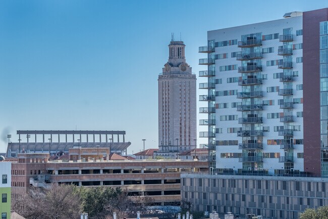 Building Photo - Live in the Heart of West Campus!