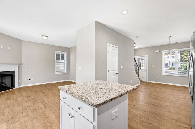 Building Photo - Modern 3BR/2.5BA Home with Open Layout – W...