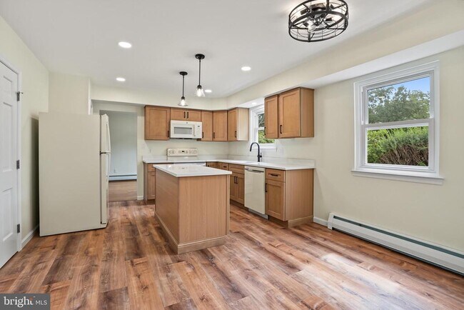 Building Photo - 1324 Quarry Hall Rd