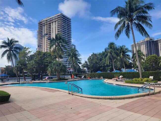 Building Photo - 19390 Collins Ave