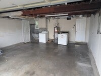 Building Photo - 709 Pepper Dr