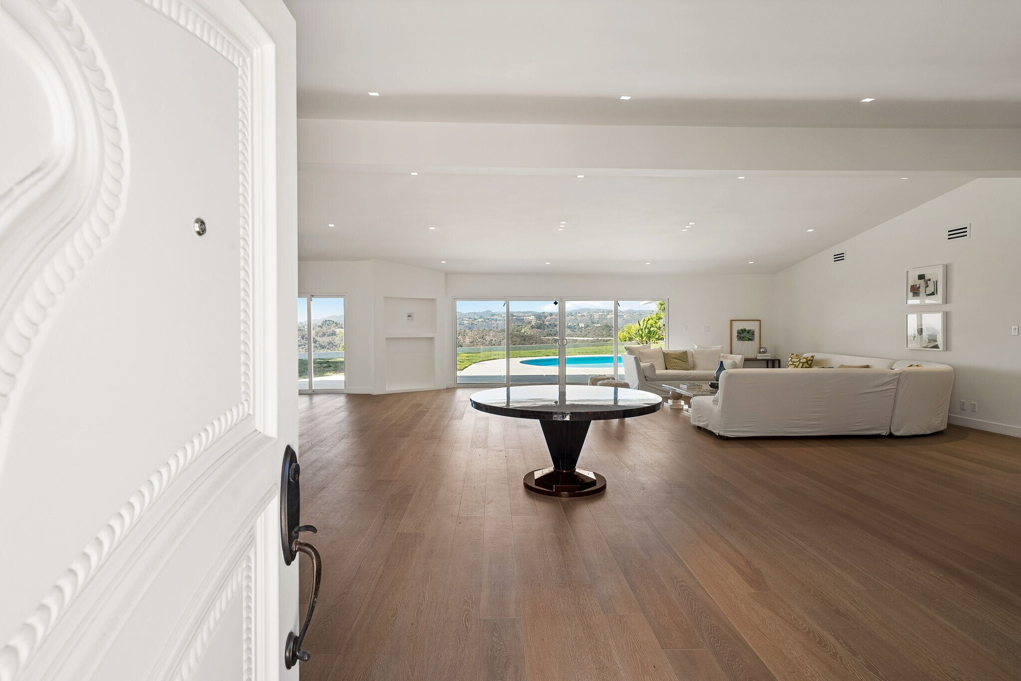 Building Photo - 1641 Tower Grove Dr