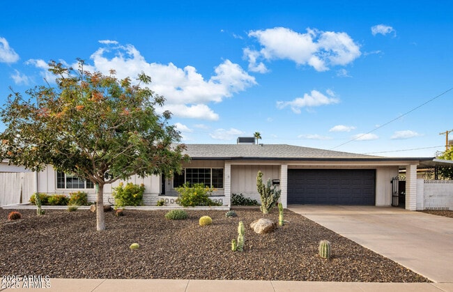 Primary Photo - 6708 E Monte Vista Rd
