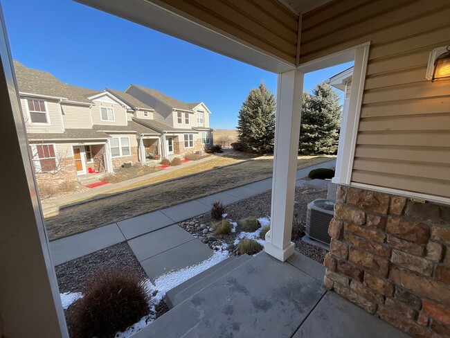 Building Photo - 2 Bedroom Townhome Available Near Constitu...