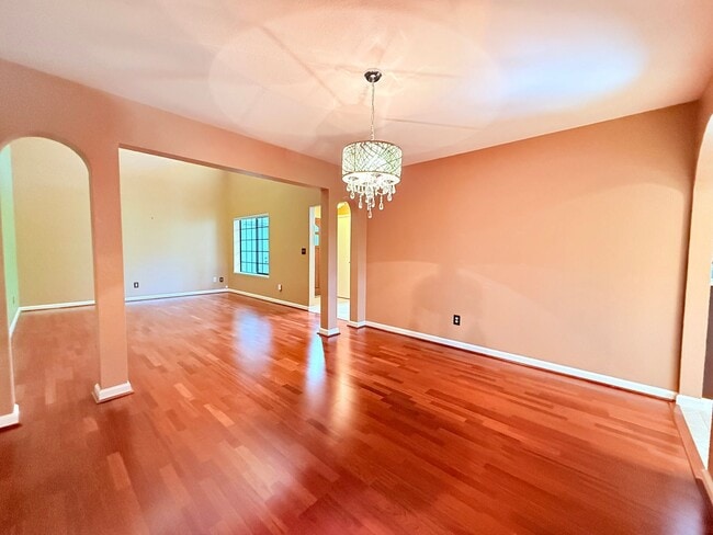 Building Photo - Charming and Move-in Ready, 3BD/2.5BA, Two-Story Townhome in Canyon Green at Canyon Lakes in San ...