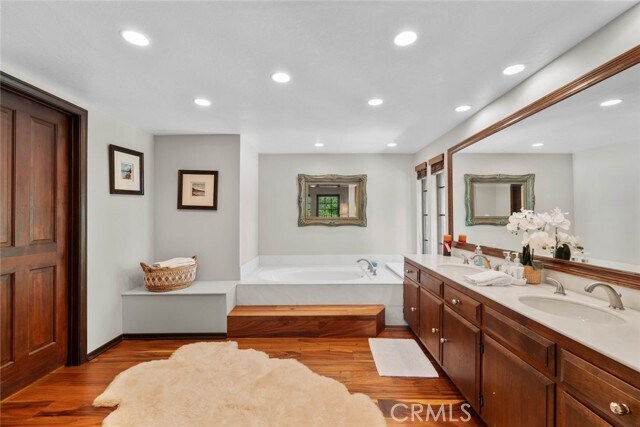 Building Photo - 887 Talisman Ln