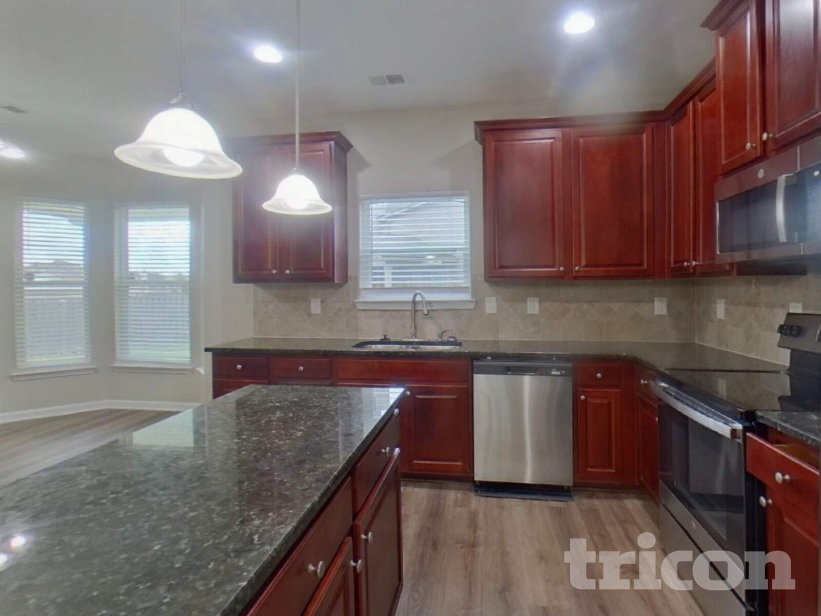 Building Photo - 2752 Huntcliff Dr