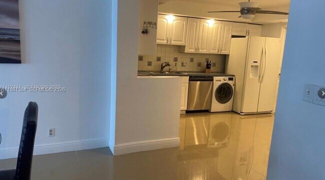 Building Photo - 1370 S Ocean Blvd