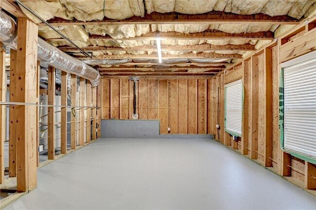 Building Photo - 4805 Shelbourne Dr