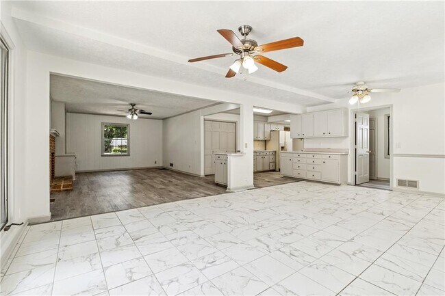 Building Photo - 2373 Wood Creek Ct