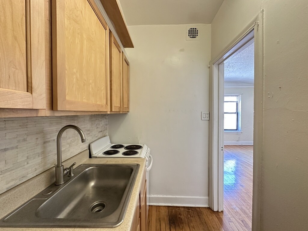 Building Photo - 535 W Arlington Pl